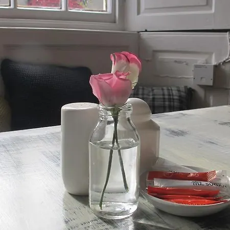 Rumah Bed & Breakfast 4*