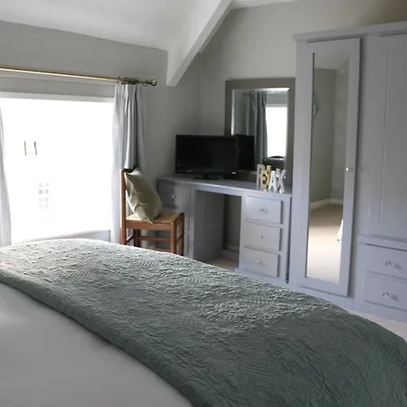 Rumah Bed & Breakfast 4*