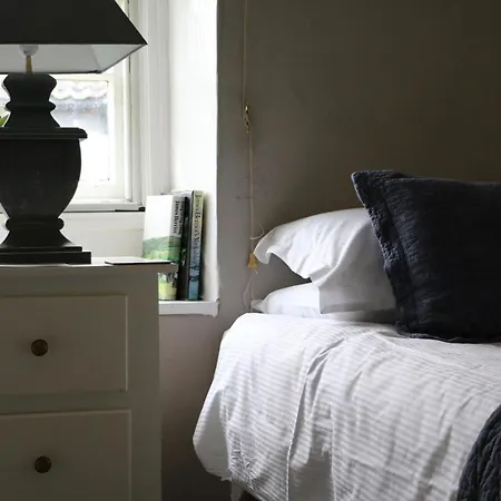 Couette-café Rumah 4*